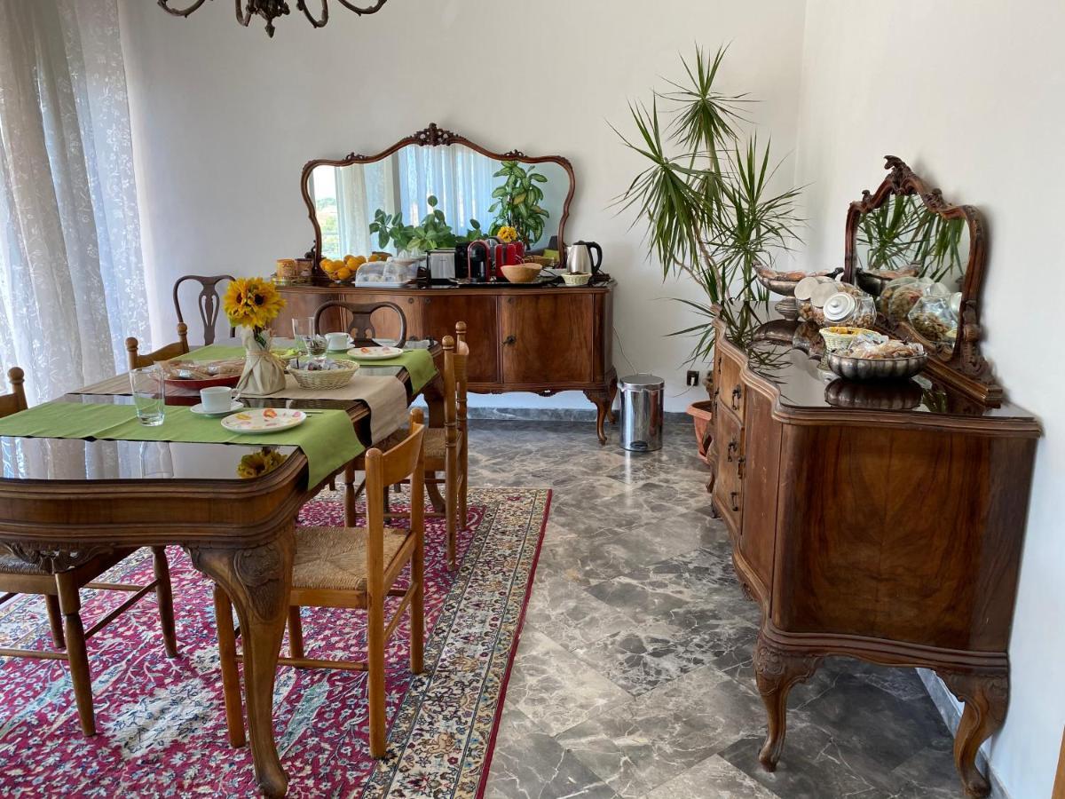 B&B Del Viaggiatore Sarzana Exterior photo