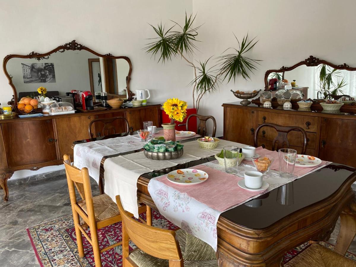 B&B Del Viaggiatore Sarzana Exterior photo